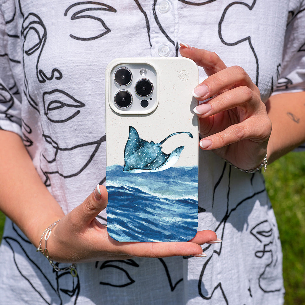 iPhone 13 pro Hülle - weiß Manta - "Manta Wave" - nachhaltig