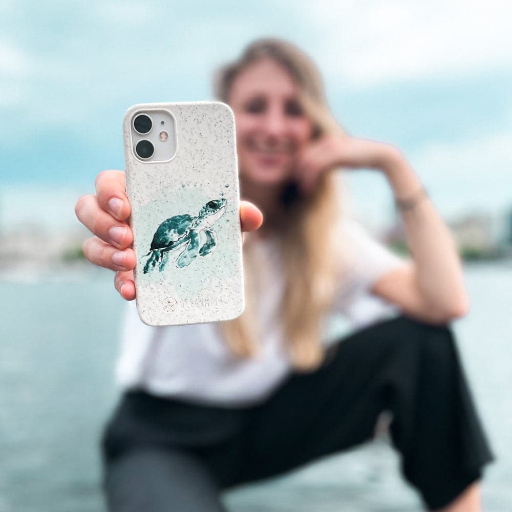 iPhone 13 mini Hülle - Schildkröte grün - "Baby Turtle" - nachhaltig
