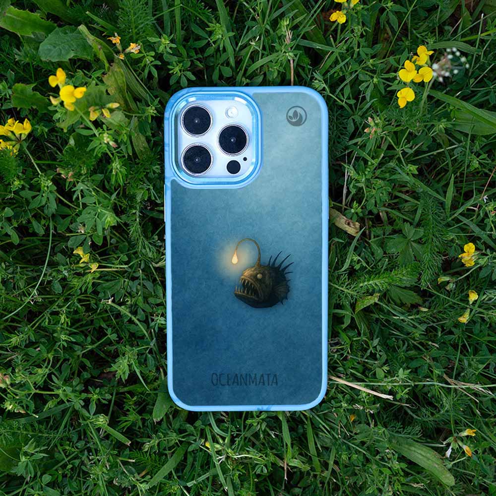 iPhone SE/7/8 Hülle - Anglerfisch blau - "Sour" - nachhaltig