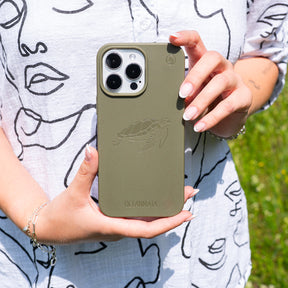 iPhone 15 pro Hülle - grün - "TURTLE" - nachhaltig