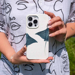 iPhone 13 mini Hülle - Ray weiß - "RayDance" - nachhaltig