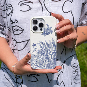iPhone 16e Hülle - Schildkröten weiß - "White Silent Waves" - nachhaltig